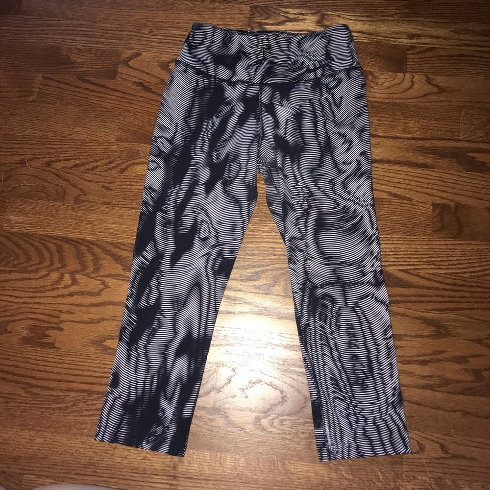 Nike workout capri leggings